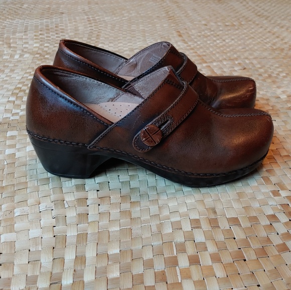 Dansko Shoes - Dansko leather shoes